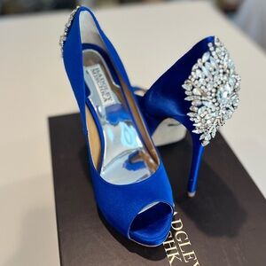 NEW BADGLEY MISCHKA Kiara Embellished Peep-Toe Pump Women’s Size 8 US